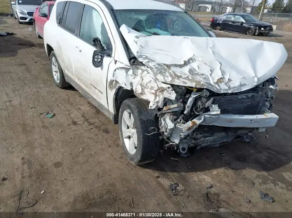 1C4NJDEB8GD757798 2016 JEEP COMPASS - Image 1