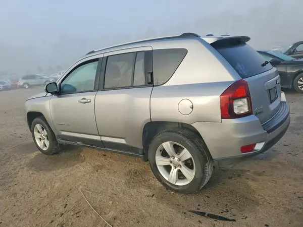 1C4NJDEB8GD759115 2016 JEEP COMPASS - Image 2