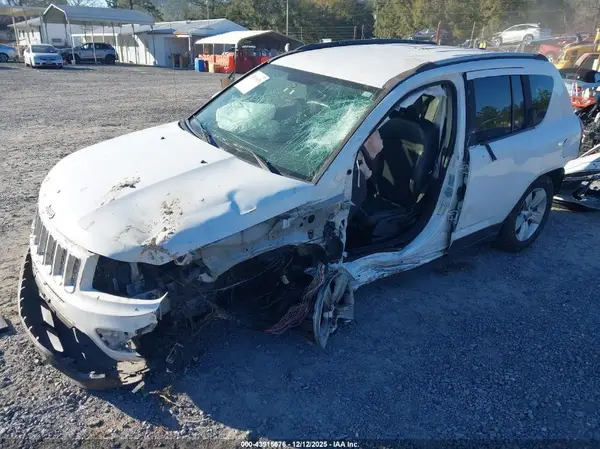 1C4NJDEB8GD759163 2016 JEEP COMPASS - Image 2