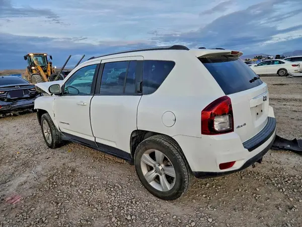 1C4NJDEB8GD781387 2016 JEEP COMPASS - Image 2