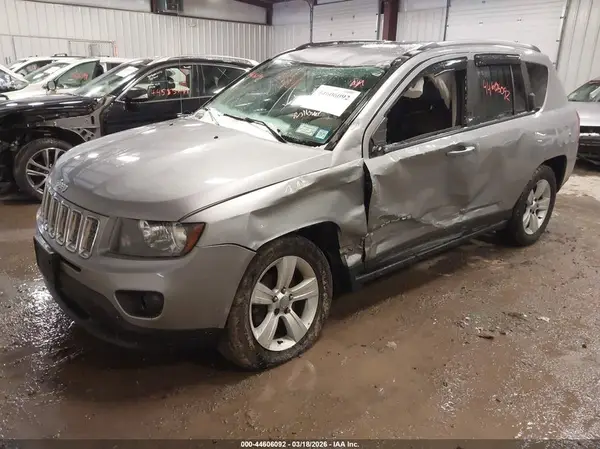 1C4NJDEB8GD804327 2016 JEEP COMPASS - Image 2