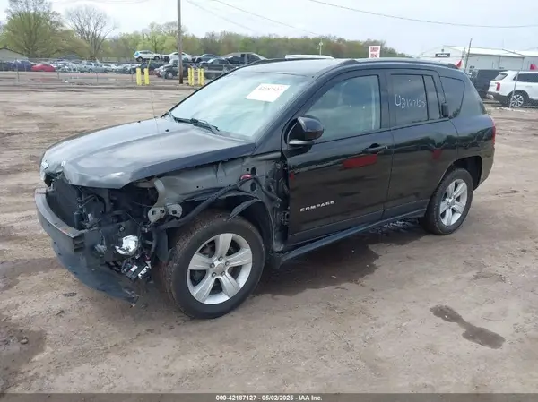 1C4NJDEB8GD810421 2016 JEEP COMPASS - Image 2