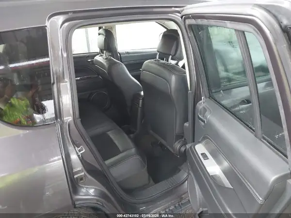 1C4NJDEB8HD100260 2017 JEEP COMPASS - Image 8