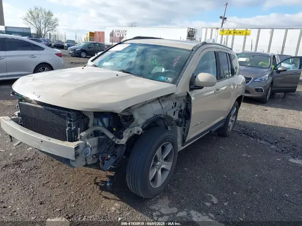 1C4NJDEB8HD110318 2017 JEEP COMPASS - Image 2