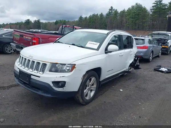 1C4NJDEB8HD111789 2017 JEEP COMPASS - Image 2