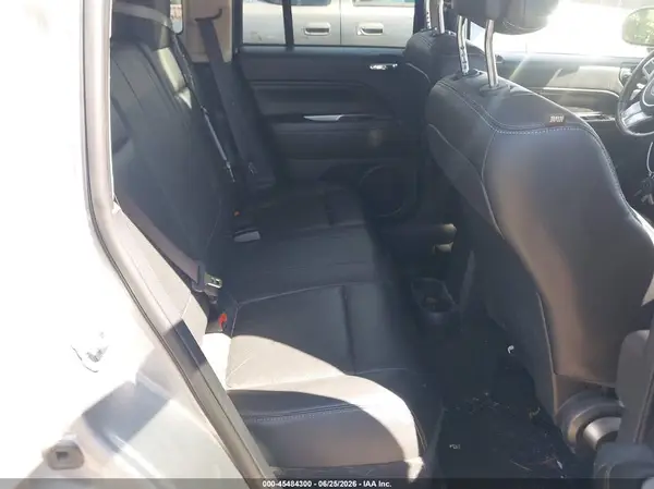 1C4NJDEB8HD126437 2017 JEEP COMPASS - Image 8