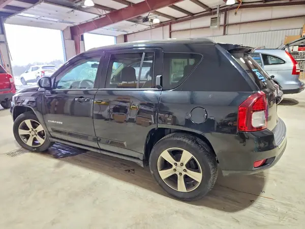 1C4NJDEB8HD129757 2017 JEEP COMPASS - Image 2