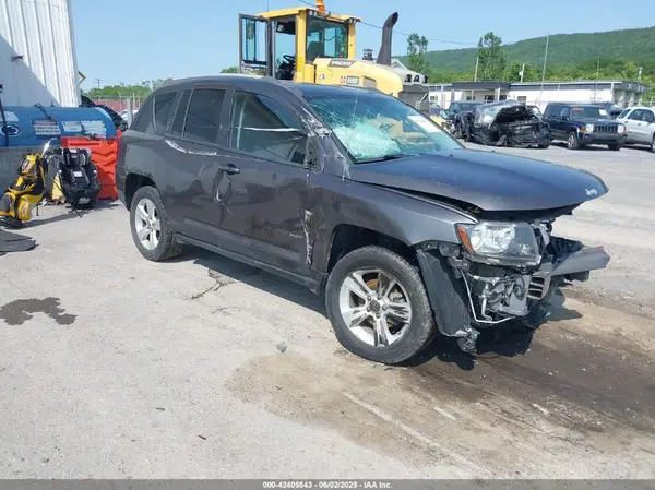 1C4NJDEB8HD151094 2017 JEEP COMPASS - Image 1