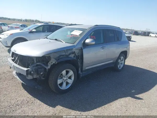 1C4NJDEB8HD165545 2017 JEEP COMPASS - Image 2