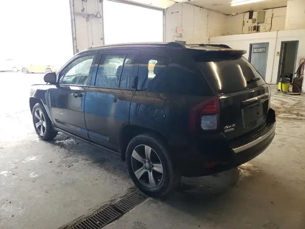 1C4NJDEB8HD178103 2017 JEEP COMPASS - Image 2