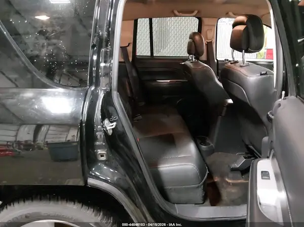 1C4NJDEB8HD205218 2017 JEEP COMPASS - Image 8