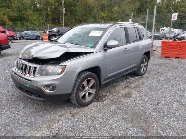 1C4NJDEB9GD572627 2016 JEEP COMPASS - Image 2