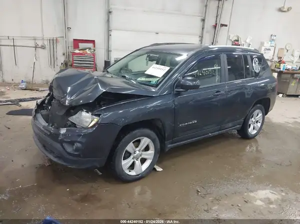 1C4NJDEB9GD588052 2016 JEEP COMPASS - Image 2