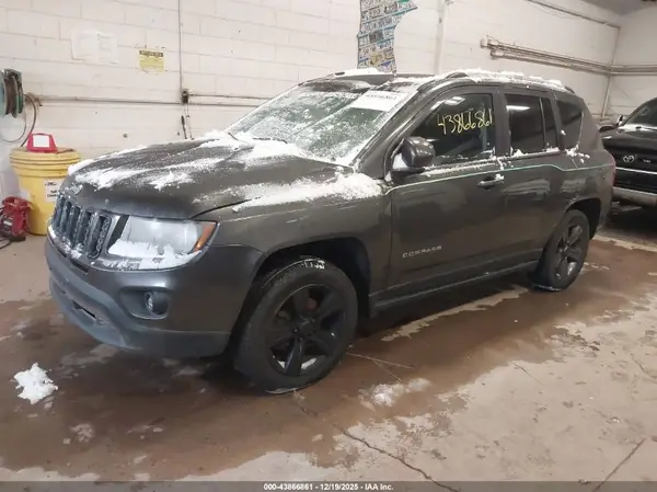 1C4NJDEB9GD616433 2016 JEEP COMPASS - Image 2