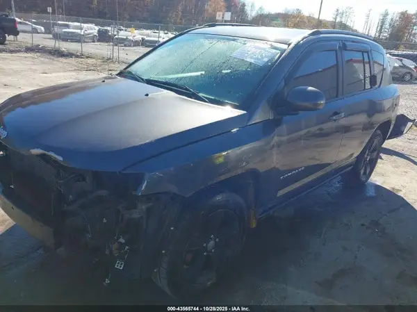 1C4NJDEB9GD714751 2016 JEEP COMPASS - Image 2