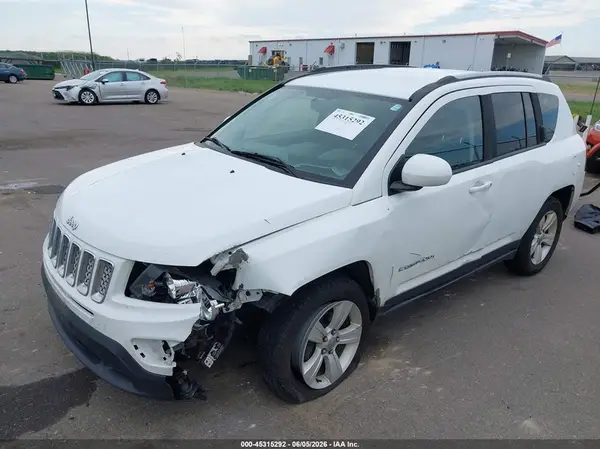 1C4NJDEB9GD757633 2016 JEEP COMPASS - Image 2