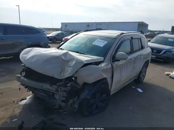 1C4NJDEB9GD767742 2016 JEEP COMPASS - Image 2