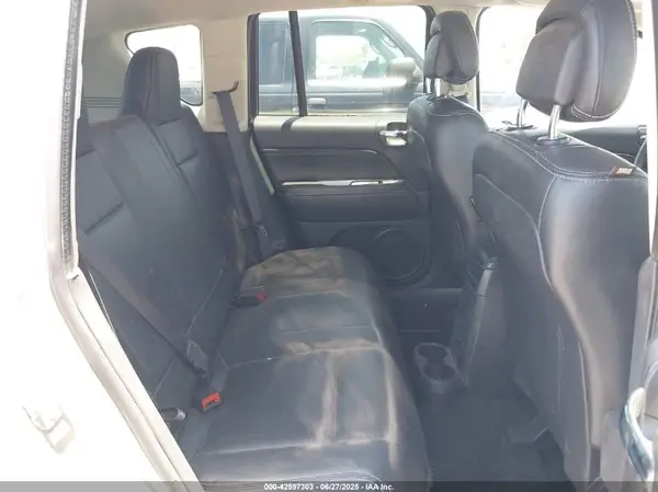 1C4NJDEB9HD111929 2017 JEEP COMPASS - Image 8