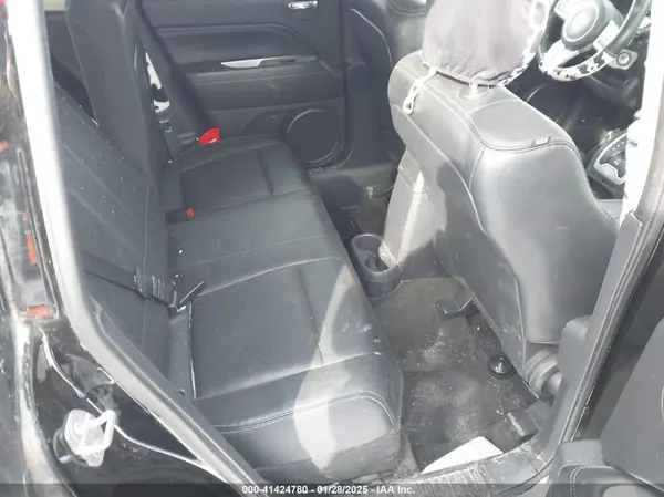 1C4NJDEB9HD112059 2017 JEEP COMPASS - Image 8