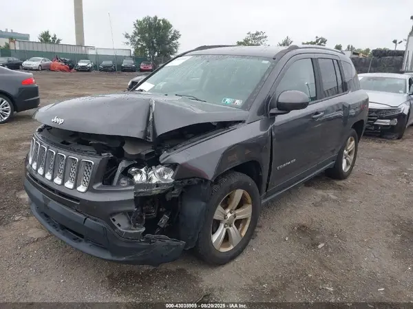 1C4NJDEB9HD112370 2017 JEEP COMPASS - Image 2