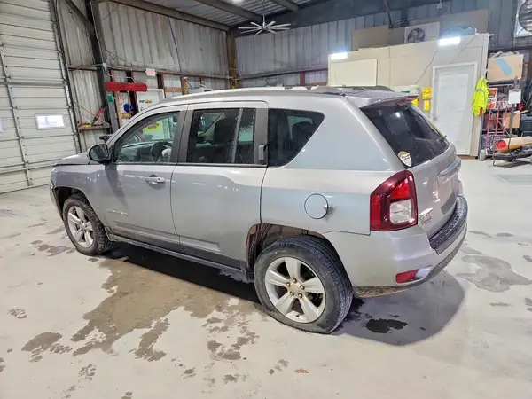 1C4NJDEB9HD168454 2017 JEEP COMPASS - Image 2