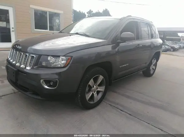 1C4NJDEB9HD192575 2017 JEEP COMPASS - Image 2