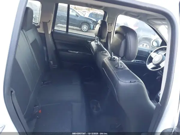 1C4NJDEB9HD204501 2017 JEEP COMPASS - Image 8