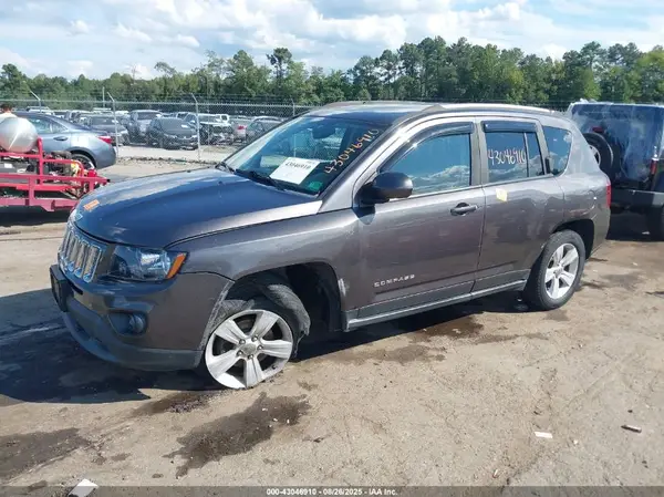 1C4NJDEBXGD714466 2016 JEEP COMPASS - Image 2