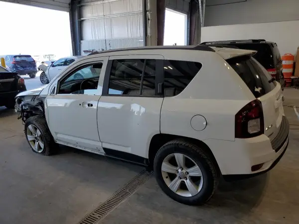 1C4NJDEBXGD757608 2016 JEEP COMPASS - Image 2