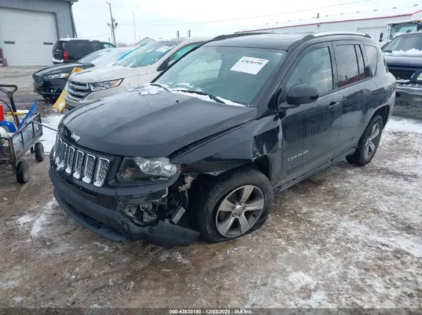 1C4NJDEBXGD795582 2016 JEEP COMPASS - Image 2