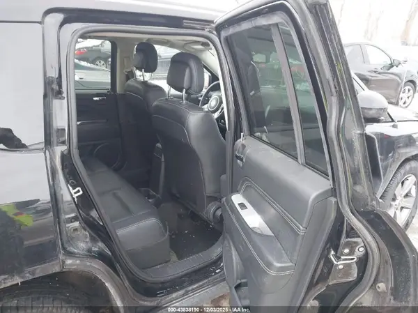 1C4NJDEBXGD795582 2016 JEEP COMPASS - Image 8