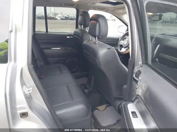 1C4NJDEBXHD137066 2017 JEEP COMPASS - Image 8