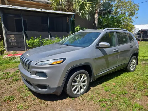 1C4PJLCB0HW613688 2017 JEEP GRAND CHEROKEE - Image 2