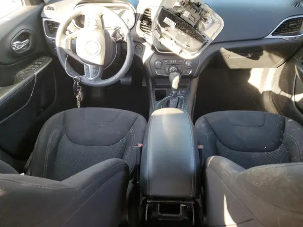 1C4PJLCB2KD485067 2019 JEEP GRAND CHEROKEE - Image 8