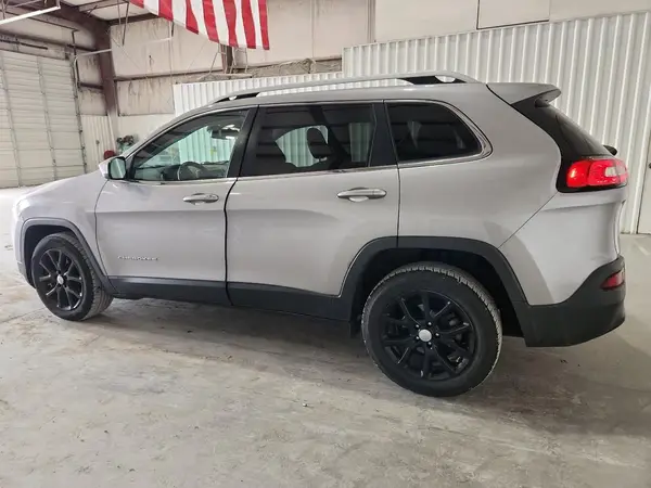 1C4PJLCB3HD232882 2017 JEEP GRAND CHEROKEE - Image 2