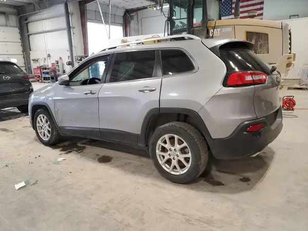 1C4PJLCS2GW292056 2016 JEEP GRAND CHEROKEE - Image 2