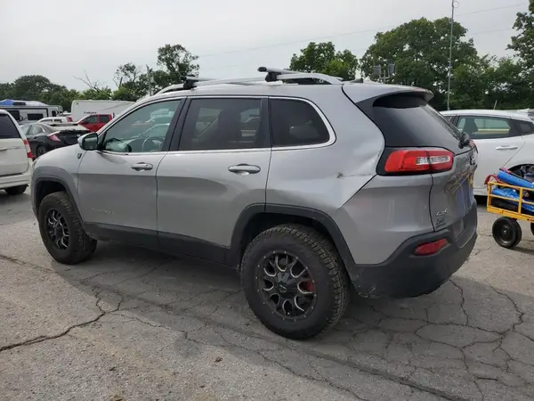 1C4PJMCB1GW100647 2016 JEEP GRAND CHEROKEE - Image 2