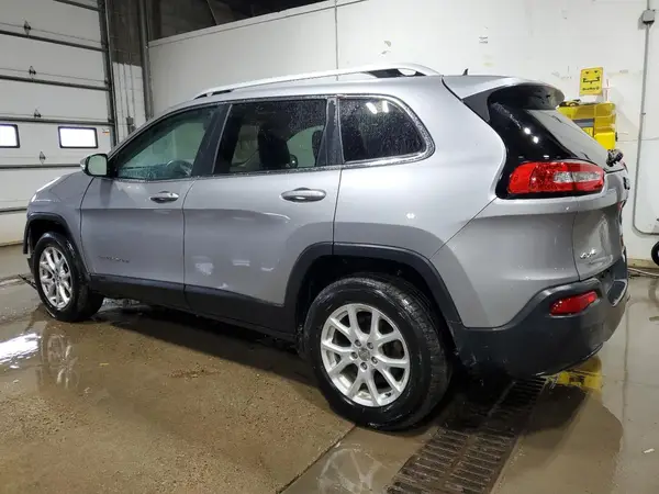 1C4PJMCB4GW141869 2016 JEEP GRAND CHEROKEE - Image 2
