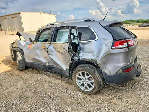 1C4PJMCB8HW576573 2017 JEEP GRAND CHEROKEE - Image 2