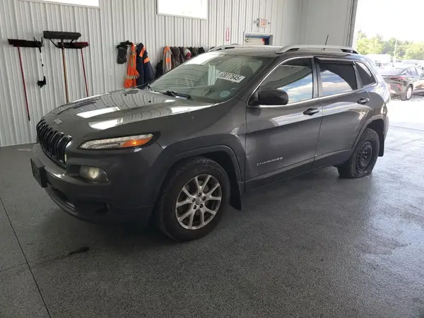 1C4PJMCS1HW637732 2017 JEEP GRAND CHEROKEE - Image 1
