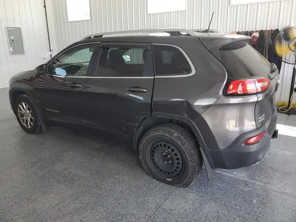 1C4PJMCS1HW637732 2017 JEEP GRAND CHEROKEE - Image 2