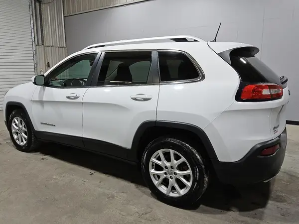 1C4PJMCS2GW328057 2016 JEEP GRAND CHEROKEE - Image 2
