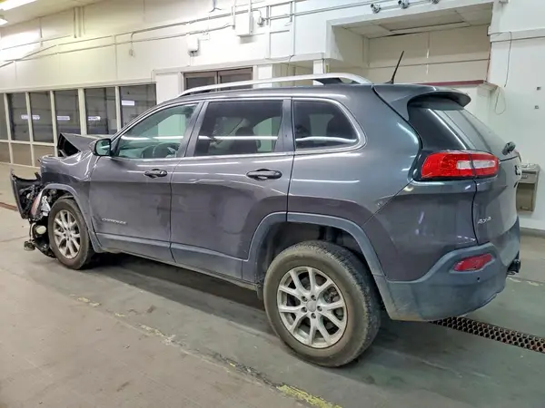 1C4PJMCS7HW565595 2017 JEEP GRAND CHEROKEE - Image 2