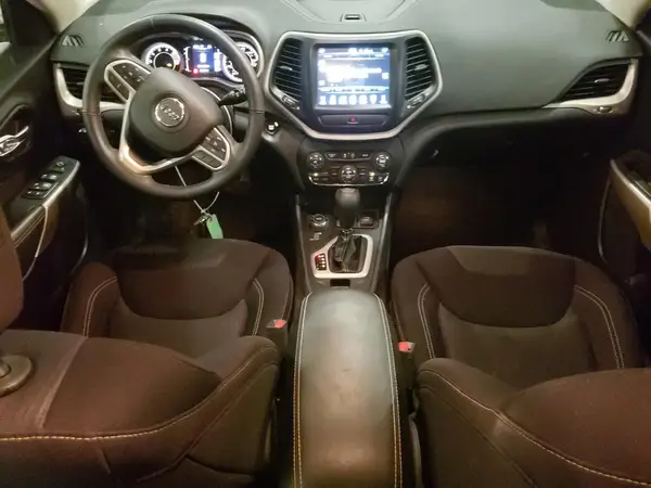 1C4PJMCS7HW587810 2017 JEEP GRAND CHEROKEE - Image 8