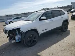 1C4PJMLB5KD294586 2019 JEEP GRAND CHEROKEE