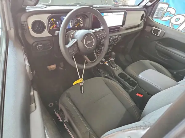 1C4PJXAN4SW631820 2025 JEEP WRANGLER - Image 8