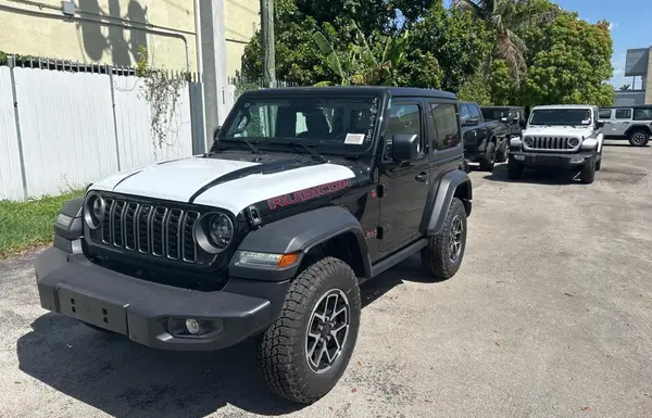 1C4PJXCN5SW529648 2025 JEEP WRANGLER - Image 2