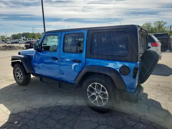 1C4PJXDG9RW213826 2024 JEEP WRANGLER - Image 2