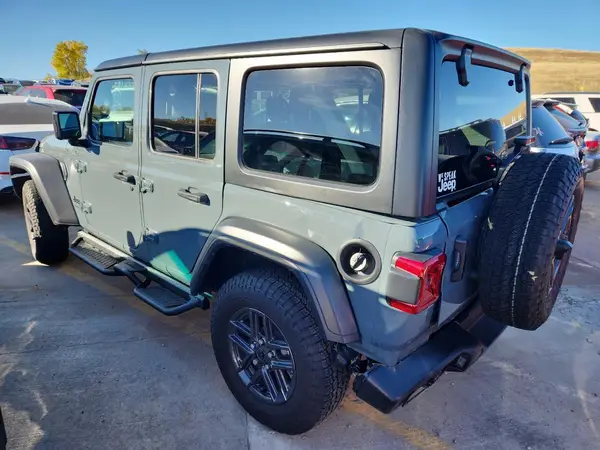 1C4PJXDG9RW333058 2024 JEEP WRANGLER - Image 2