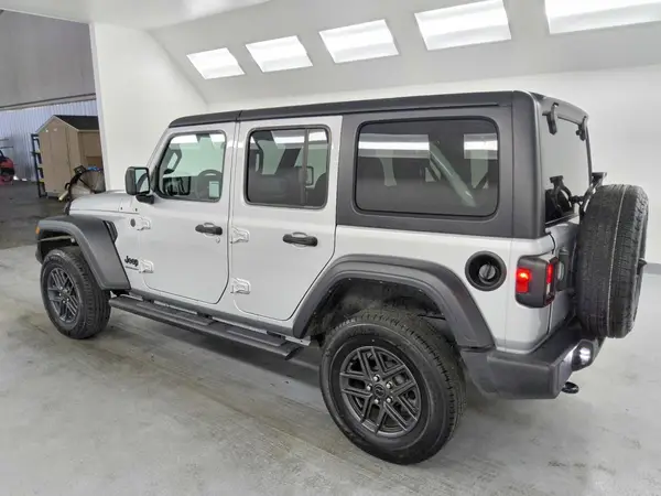 1C4PJXDN7RW283128 2024 JEEP WRANGLER - Image 2